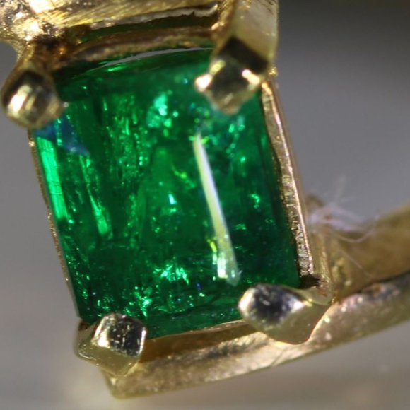 Emerald .80ct Solid 22K Yellow Gold Ring - Picture 3 of 9